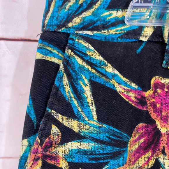 George Black Multicolor Floral Print Bermuda Shorts NWOT Women's Size 32 Small - Picture 7 of 12